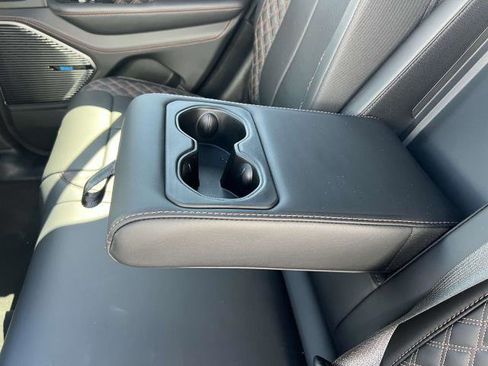 Used 2022 Jeep Grand Cherokee Summit AWD/4WD image 9