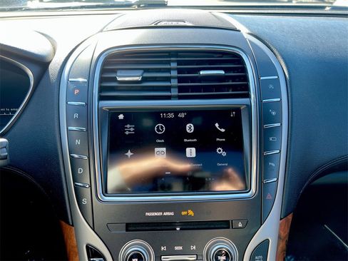 Used 2019 Lincoln Nautilus Reserve image 13