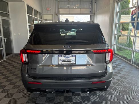 Used 2025 Ford Explorer ST-Line AWD/4WD image 5