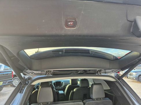 Used 2019 Chevrolet Traverse LT image 9