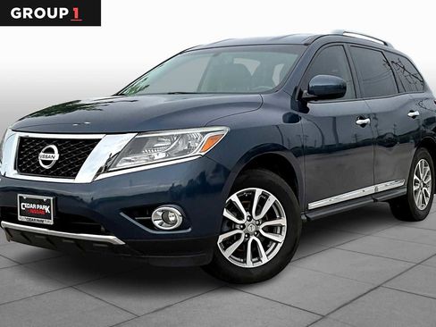Used 2013 Nissan Pathfinder SL FWD image 1