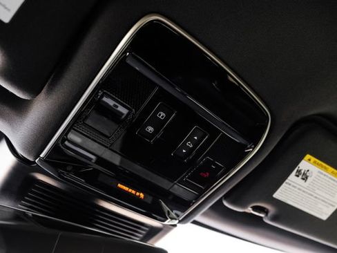 New 2026 Land Rover Range Rover SE AWD/4WD image 33
