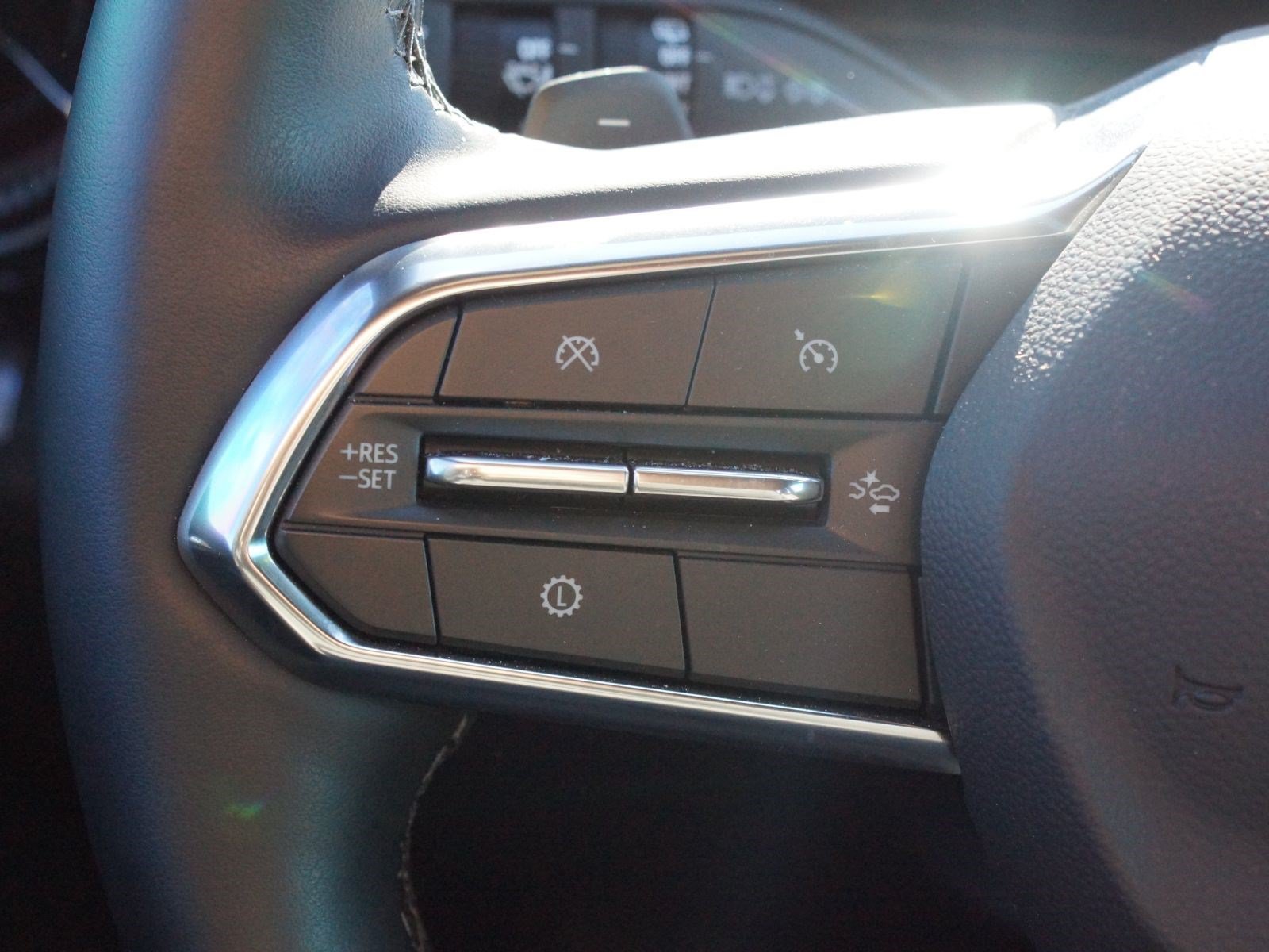 Used 2026 Chevrolet Equinox LT w/ Safety and Technology Package FWD image 9