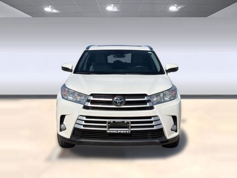 Used 2019 Toyota Highlander XLE image 6