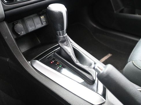 Used 2019 Toyota Corolla LE FWD image 4