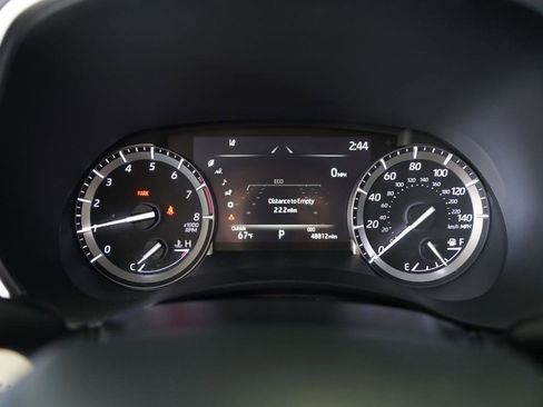 Used 2022 Toyota Highlander XLE AWD/4WD image 16