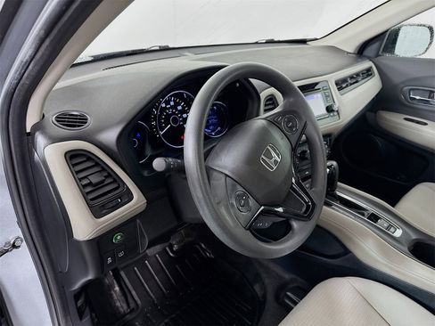 Used 2020 Honda HR-V LX image 7