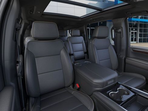 New 2026 Chevrolet Suburban Premier w/ Sun And Tow Package AWD/4WD image 16