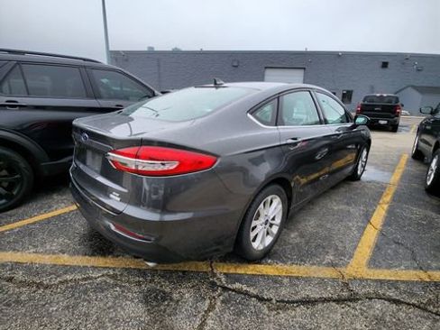 Used 2020 Ford Fusion SE image 14