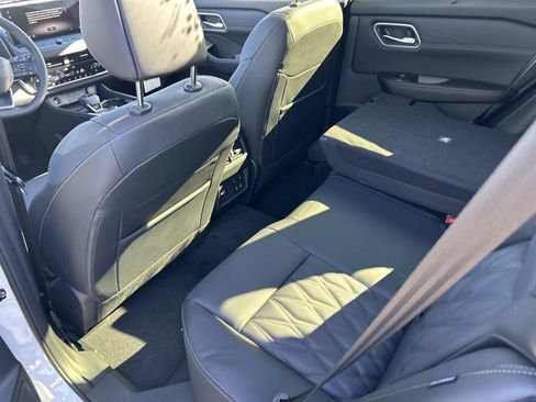 New 2026 Nissan Rogue Platinum w/ Tech Package AWD/4WD image 17