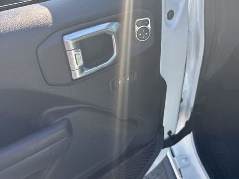 Used 2024 Jeep Wrangler Rubicon w/ Safety Group image 16