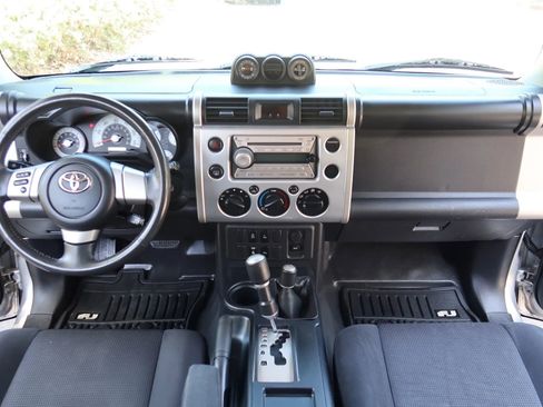 Used 2007 Toyota FJ Cruiser 4WD image 45