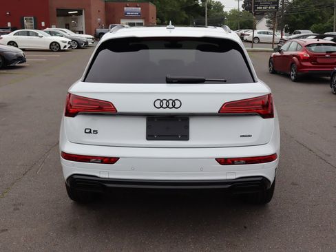 Used 2024 Audi Q5 e Premium Plus w/ Premium Plus Package image 6