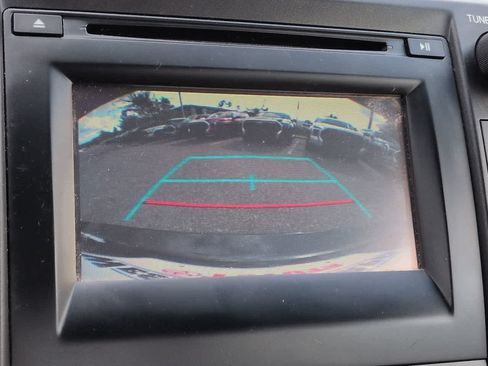 Used 2015 Toyota Camry LE FWD image 19