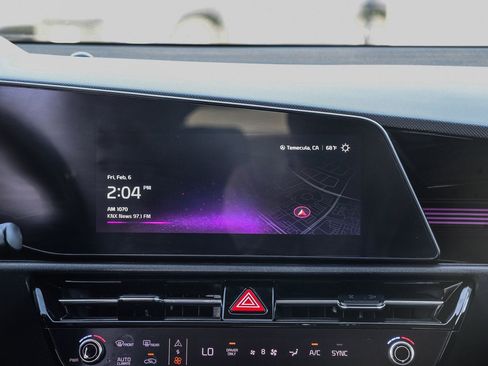 Used 2023 Kia Niro EX Touring image 17