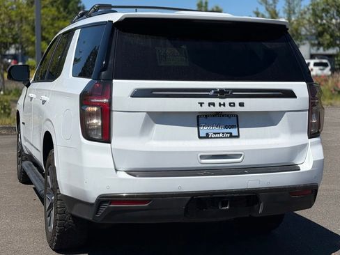 Used 2021 Chevrolet Tahoe Z71 w/ Luxury Package AWD/4WD image 3