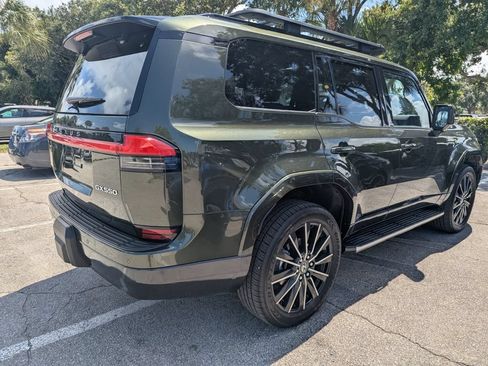 Used 2024 Lexus GX 550 w/ Cold Area Package AWD/4WD image 7
