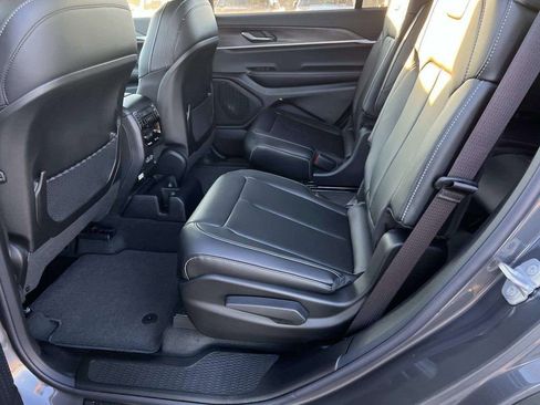 New 2025 Jeep Grand Cherokee L Limited w/ Black Appearance Package image 5