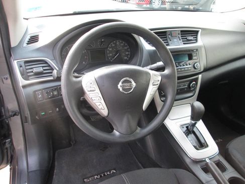 Used 2015 Nissan Sentra S image 11