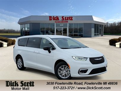 New 2026 Chrysler Pacifica Select