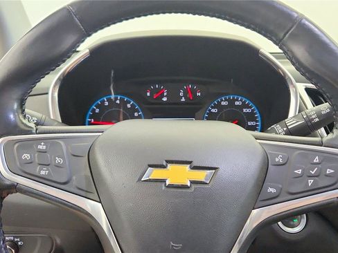Used 2018 Chevrolet Equinox LT FWD image 25