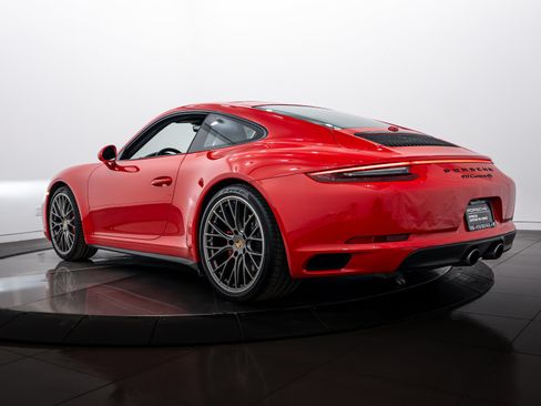 Certified 2019 Porsche 911 Carrera 4S image 3