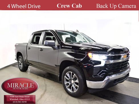 Used 2023 RAM 1500 Classic SLT w/ Trailer & Traction Group image 1