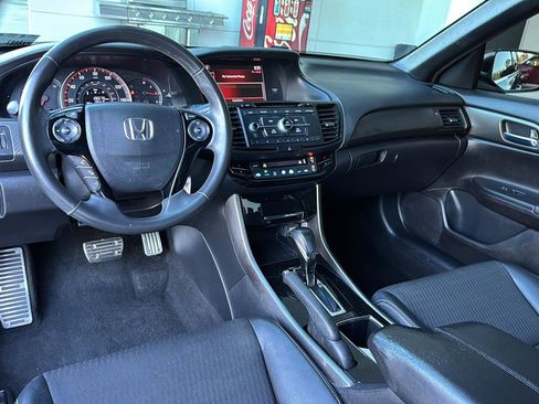 Used 2017 Honda Accord Sport image 16