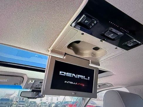 Used 2015 GMC Yukon XL Denali w/ Premium Package image 7