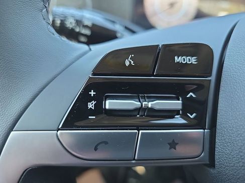 New 2026 Hyundai Elantra Limited FWD image 25