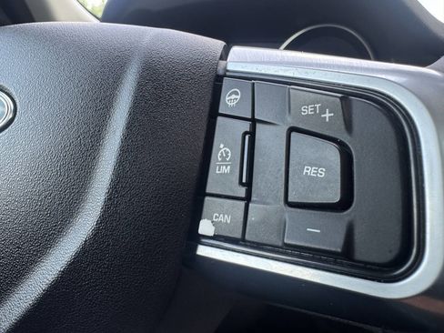 Used 2017 Land Rover Discovery Sport HSE image 21