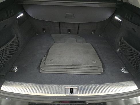 Used 2024 Audi Q5 e Prestige w/ Prestige Package image 13