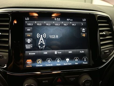 Used 2020 Jeep Grand Cherokee Altitude AWD/4WD image 34