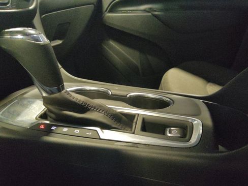 Used 2020 Chevrolet Equinox LT FWD image 26