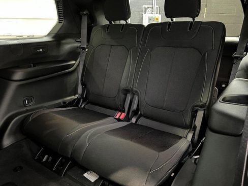 New 2025 Jeep Grand Cherokee L Laredo w/ Luxury Tech Group I image 14