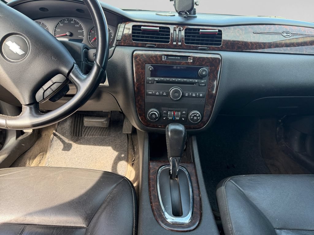 Used 2013 Chevrolet Impala LTZ FWD image 25