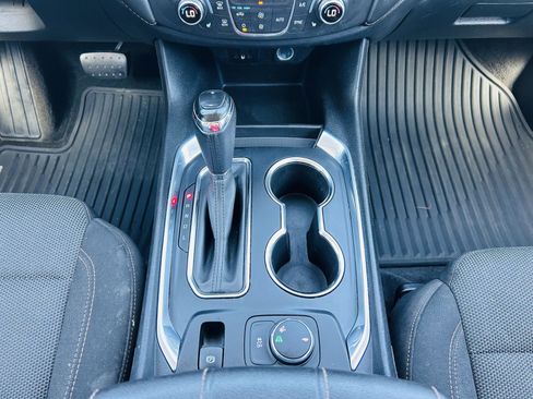 Used 2019 Chevrolet Traverse LT FWD image 21