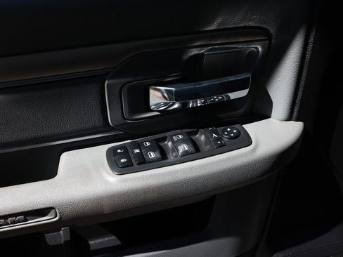Used 2018 RAM 1500 Big Horn AWD/4WD image 47