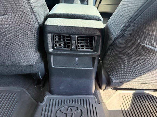 Used 2025 Toyota 4Runner SR5 AWD/4WD image 28