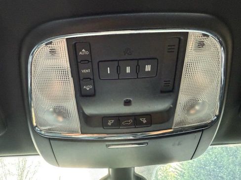 Used 2017 Jeep Grand Cherokee Trailhawk image 25