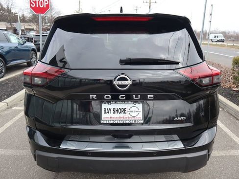 Certified 2025 Nissan Rogue SV AWD/4WD image 7