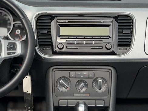 Used 2015 Volkswagen Beetle 1.8T image 45