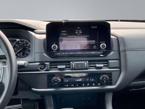 Certified 2025 Nissan Pathfinder S FWD image 7