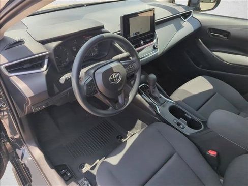 Used 2025 Toyota Corolla LE FWD image 8