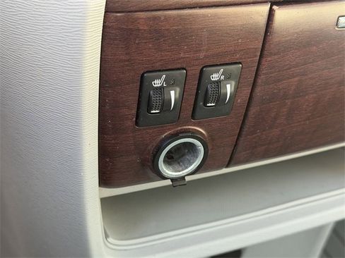 Used 2012 Toyota Sienna XLE image 18