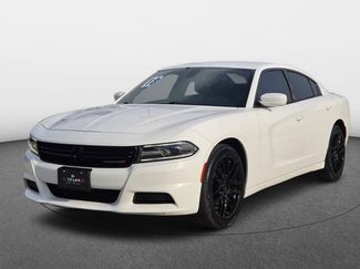 Used 2018 Dodge Charger SXT RWD video 2