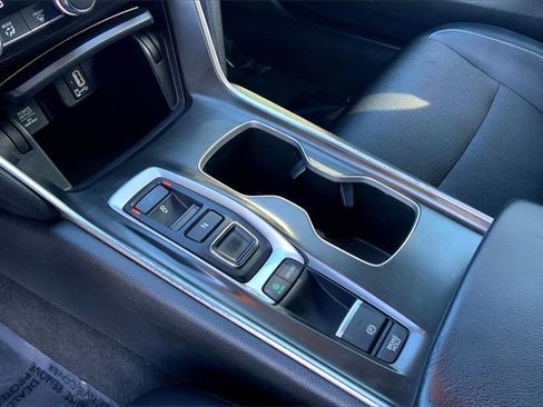 Used 2018 Honda Accord Sport image 13