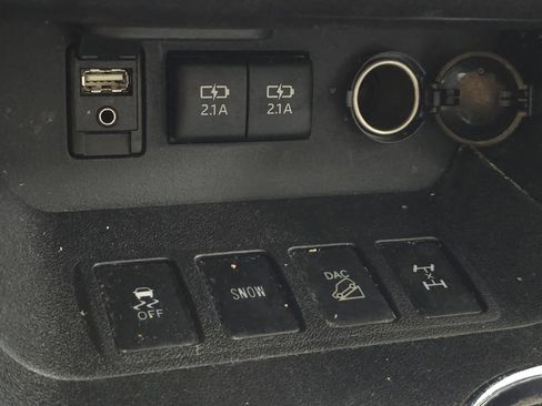 Used 2018 Toyota Highlander XLE image 8