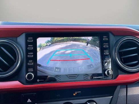 Used 2020 Toyota Tacoma TRD Sport AWD/4WD image 14