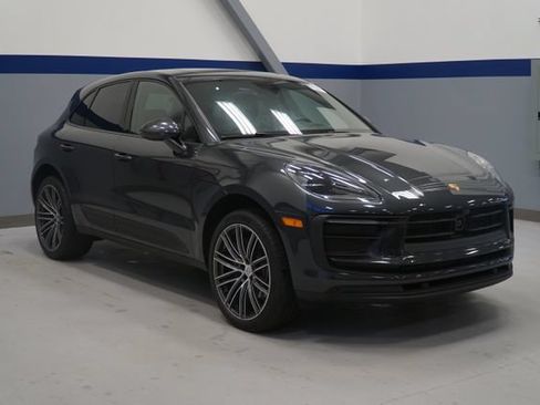 Certified 2026 Porsche Macan AWD/4WD image 12